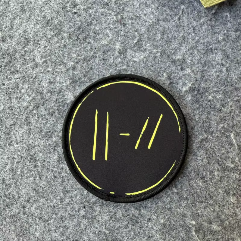 Parche táctico insignia circular moral negra y amarilla para MOLLE - imagen 2