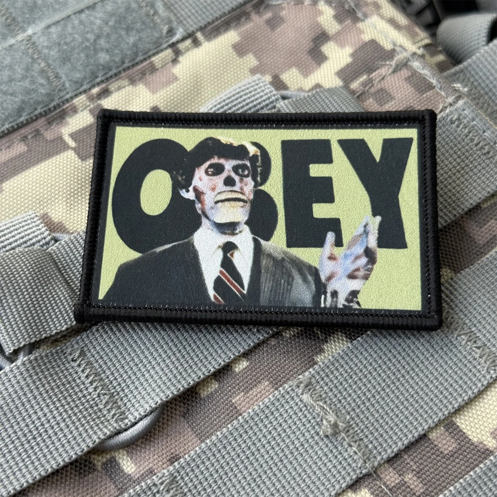 They Live "OBEY" divertido insignia de moral parche emblema militar brazalete táctico gancho y bucle ropa mochila accesorios pegatinas - imagen 4