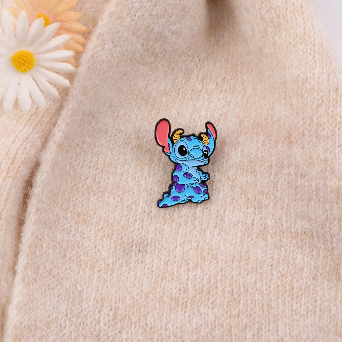 2 unids/set de alfileres esmaltados de alienígena, conjunto de broche de monstruo de dibujos animados, Pin de solapa de Metal, insignia, accesorios para mochila, joyería, regalos para amigos - imagen 3