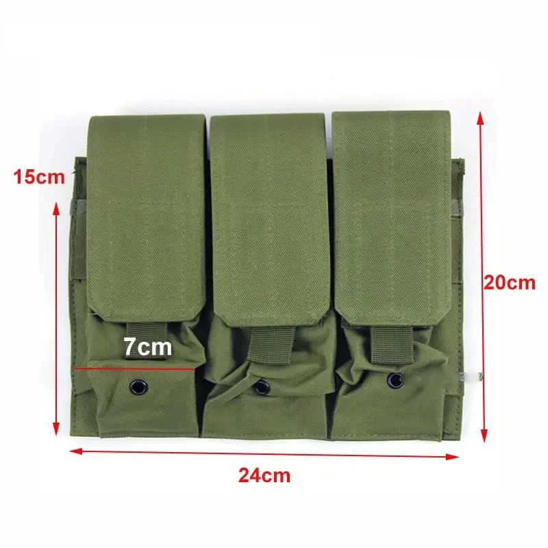 Bolsa MOLLE triple para revistas en uso