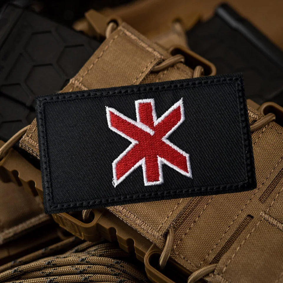 Insignia táctica del equipo Punk Trauma, parche bordado de gancho y bucle EMTS, brazalete de moral militar, accesorios para mochila, pegatinas - imagen 2