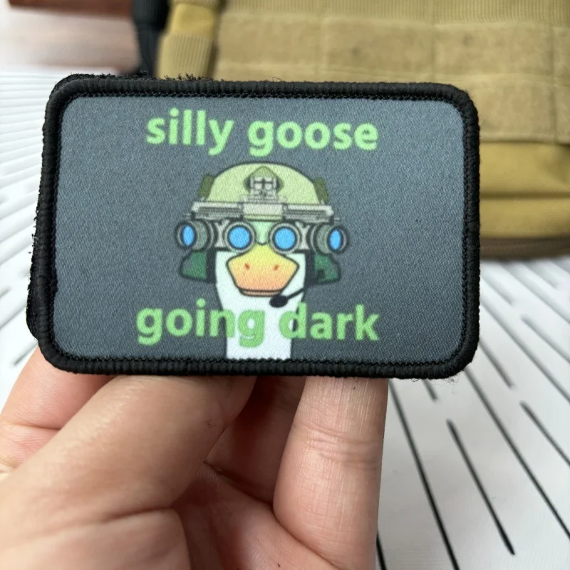 Parches tácticos con certificado Silly Goose moral, bordado divertido, Parche de gancho y bucle, insignia Be Goose Do Crime, brazalete, pegatina para mochila - imagen 2