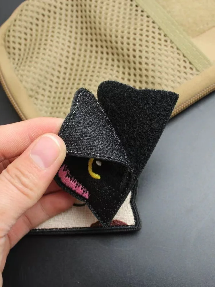 Parches de gancho y bucle bordados de gato negro llorando, brazalete de estímulo para gatito, insignia de moral táctica para ropa, apliques para mochila - imagen 5
