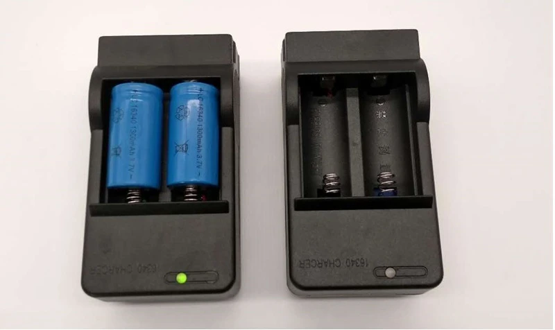 Batería CR123A 16340 recargable para linterna LED con cargador viaje - imagen 2