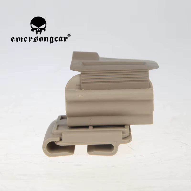 Funda táctica de nailon Emersongear en color TAN