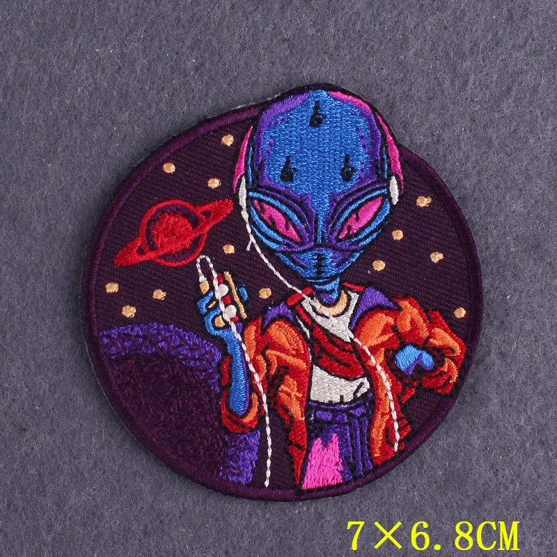 Parche OVNI alien bordado para planchar en ropa