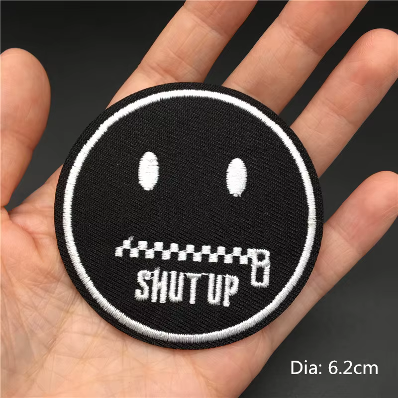 Parche bordado DIY en negro y blanco con cremallera para ropa - imagen 4