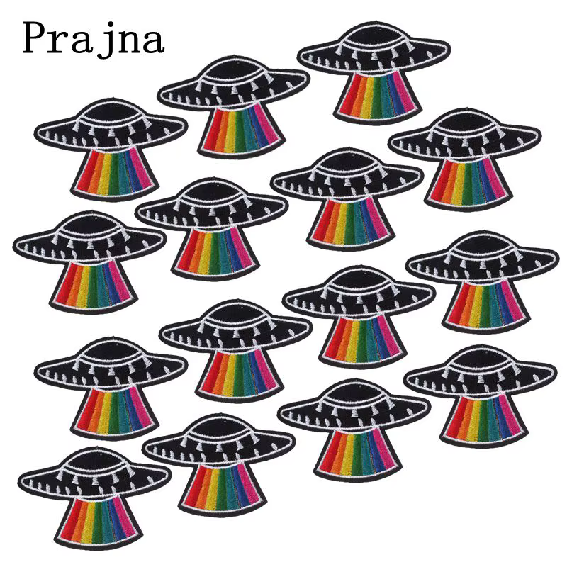Parche Alien bordado multicolores sobre tela vaquera
