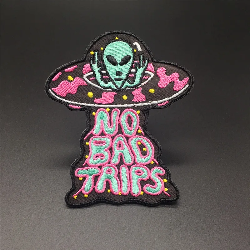 Parche Alien platillo volante aplique para ropa y mochilas - imagen 4