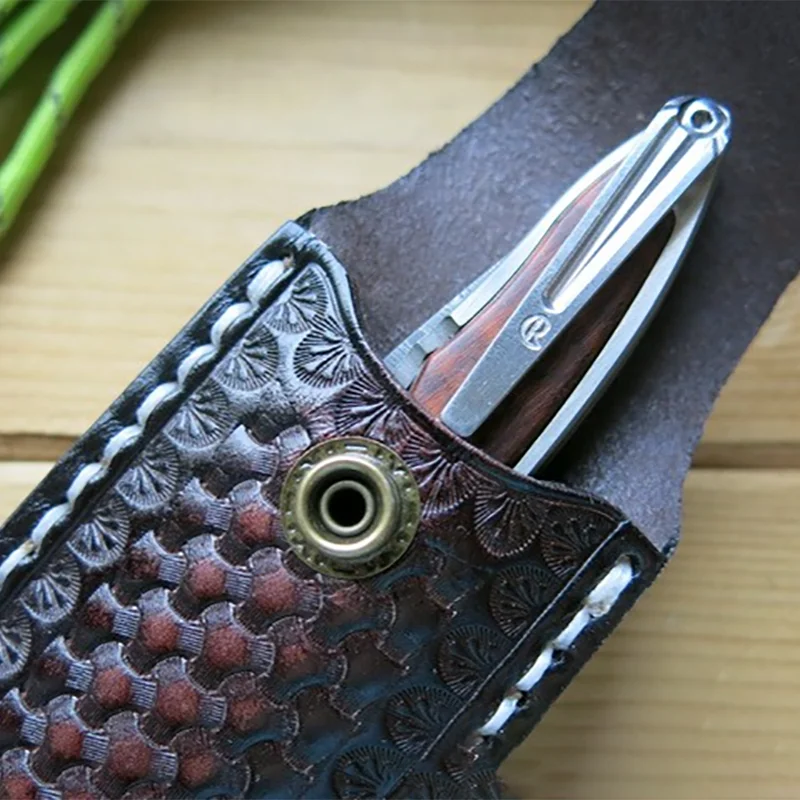 Funda completa puesta en cuero de cintura