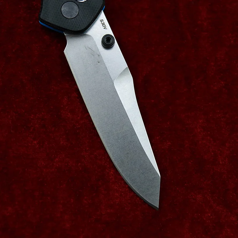Mango G10 y empuñadura para control en uso