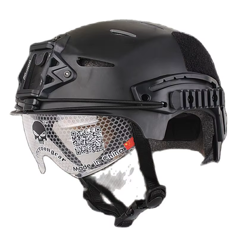 Casco táctico EXF en uso frontal
