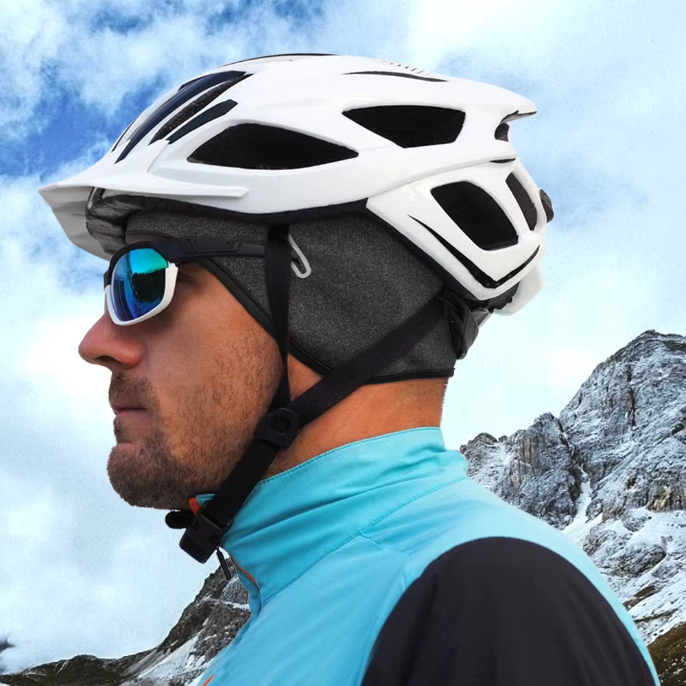 Diseño con agujeros para gafas y elementos reflectantes