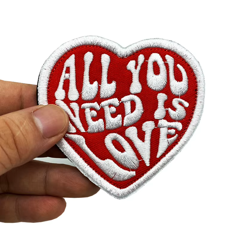 Parche táctico velcro ALL YOU NEED IS LOVE para chaqueta y mochila - imagen 4