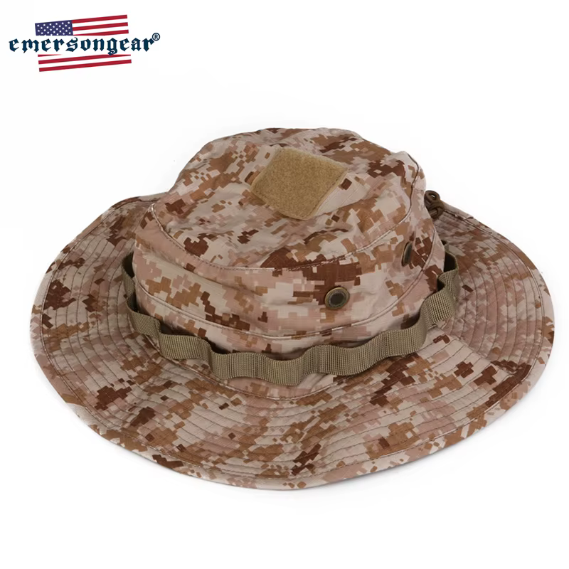 Gorro tactico con detalle de correa ajustable