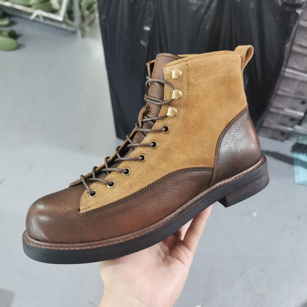 Botas de montaña cuero vistas de perfil