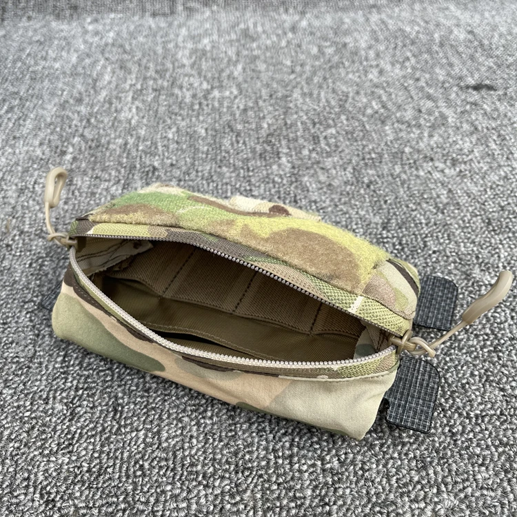 Bolsa colgante táctica en configuración Multicam