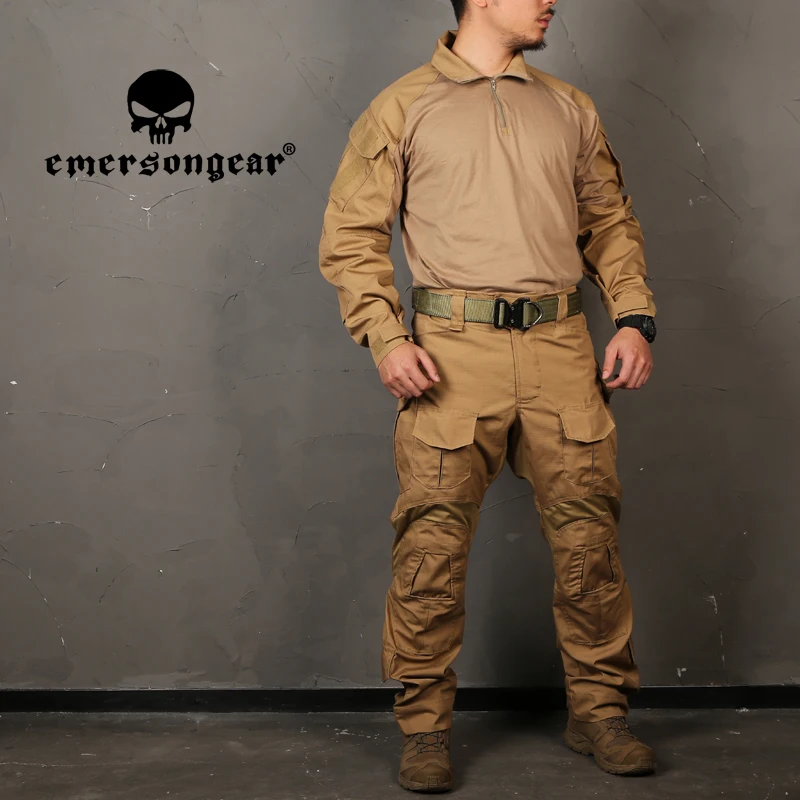 Trasera de los pantalones mostrando detalles de costura