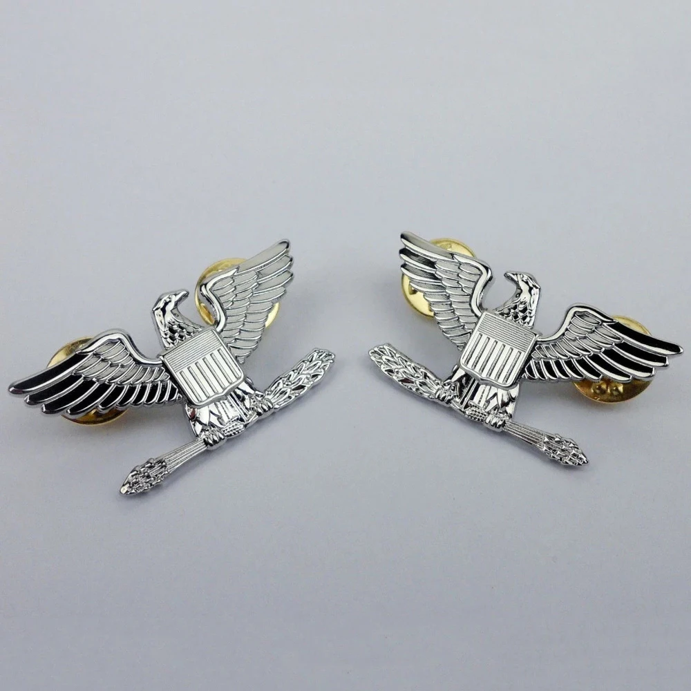 Insignia de rango Coronel con pin águila de EE. UU. para oficiales