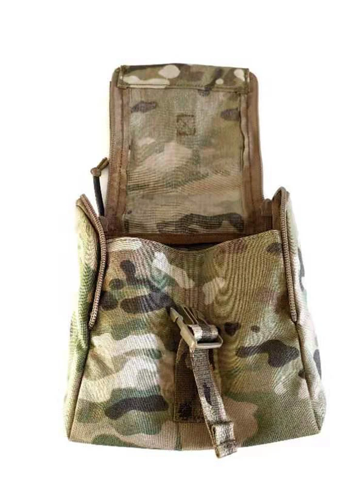Bolsa táctica en Multicam y enfoque MOLLE