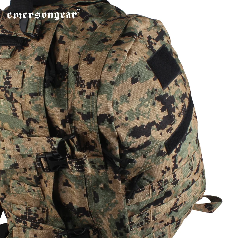 Sistema Molle en la parte frontal y lateral