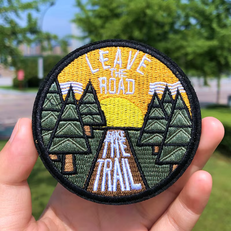 Parche bordado Prajna Aventura Salvaje para camiseta