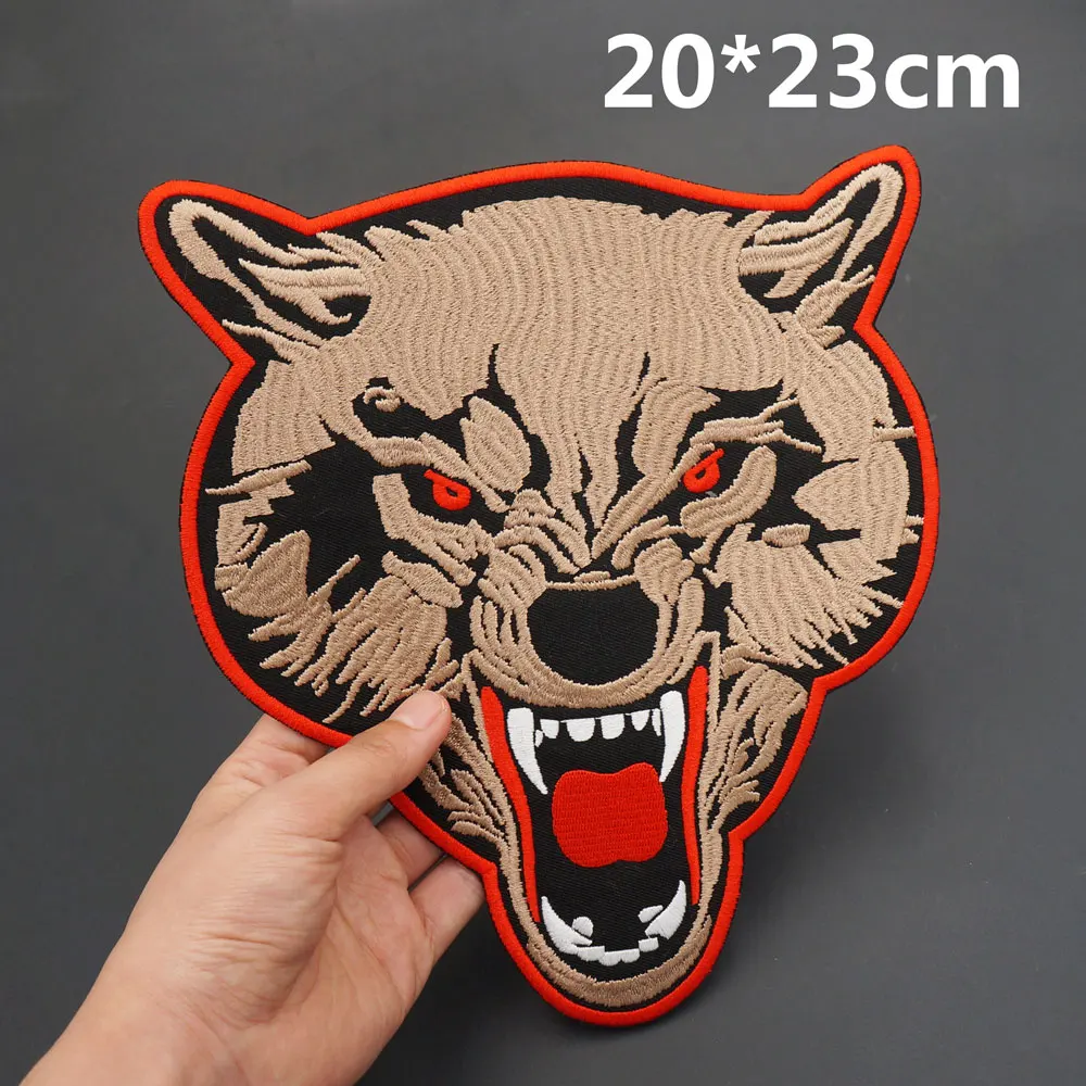 Parche bordado Lone Wolf – Hierro motorista punk - imagen 2