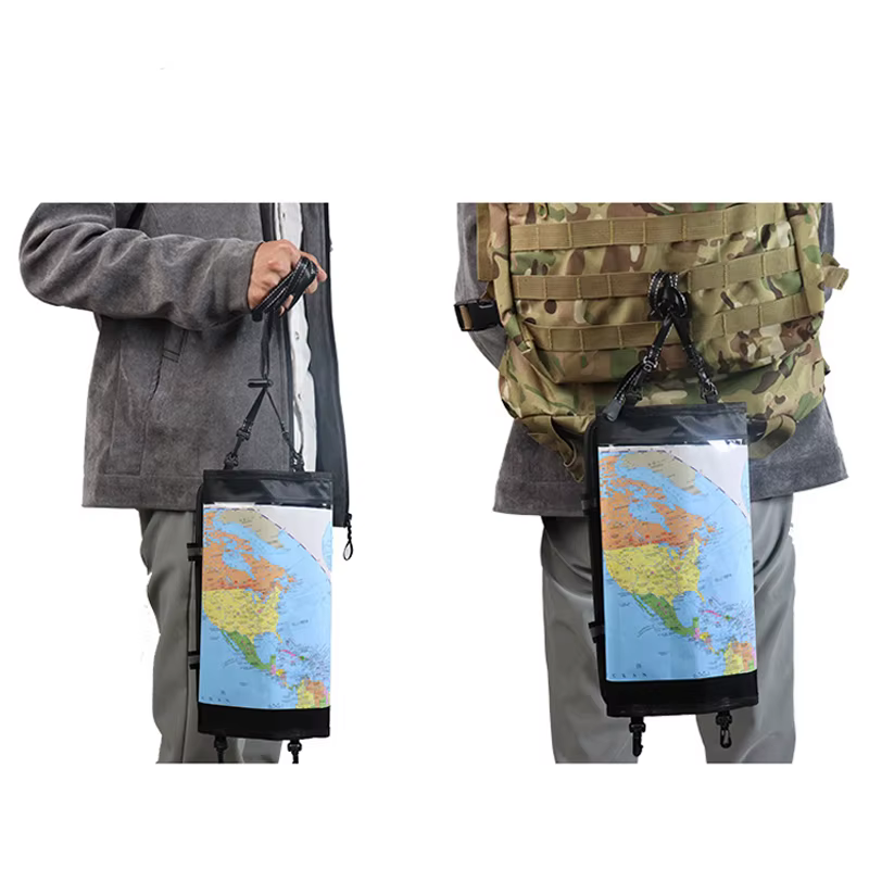 Bolsa en uso durante caminata