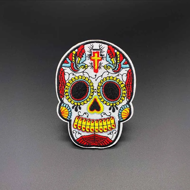 Parche bordado calavera - estilo punk para ropa y equipamiento - imagen 5