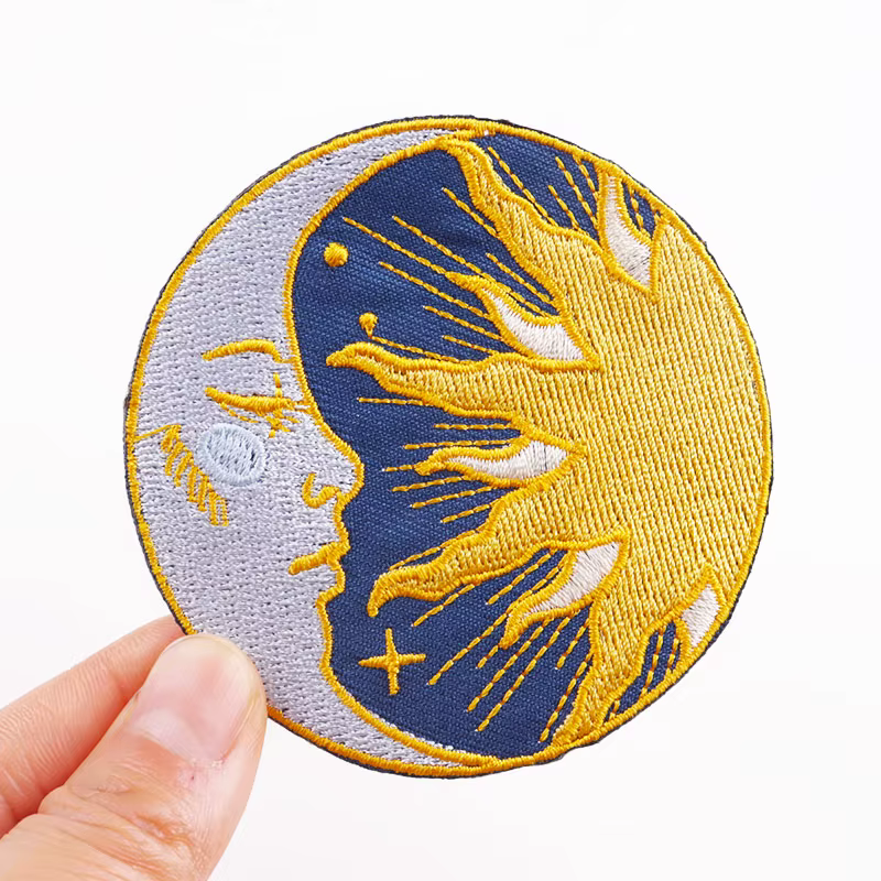 Parche bordado termoadhesivo espacial – Infantil para coser o planchar - imagen 4
