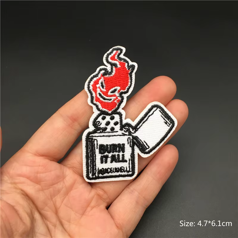 Detalles del parche diseño llama