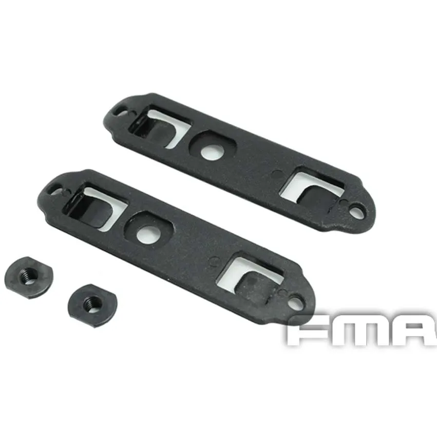 Detalle de clips MOLLE vista lateral