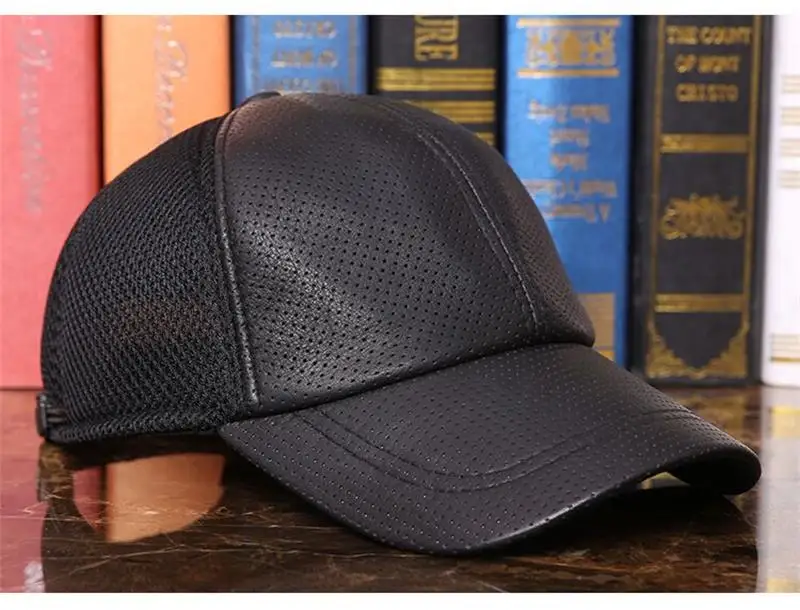 Gorra Snapback con look informal y acabado de cuero