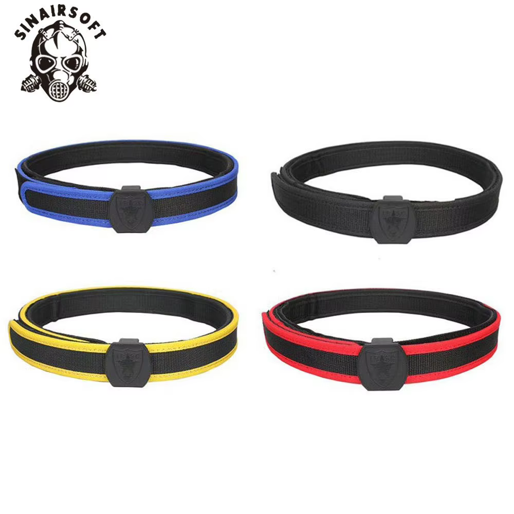 Cinturón con detalle y acabado
