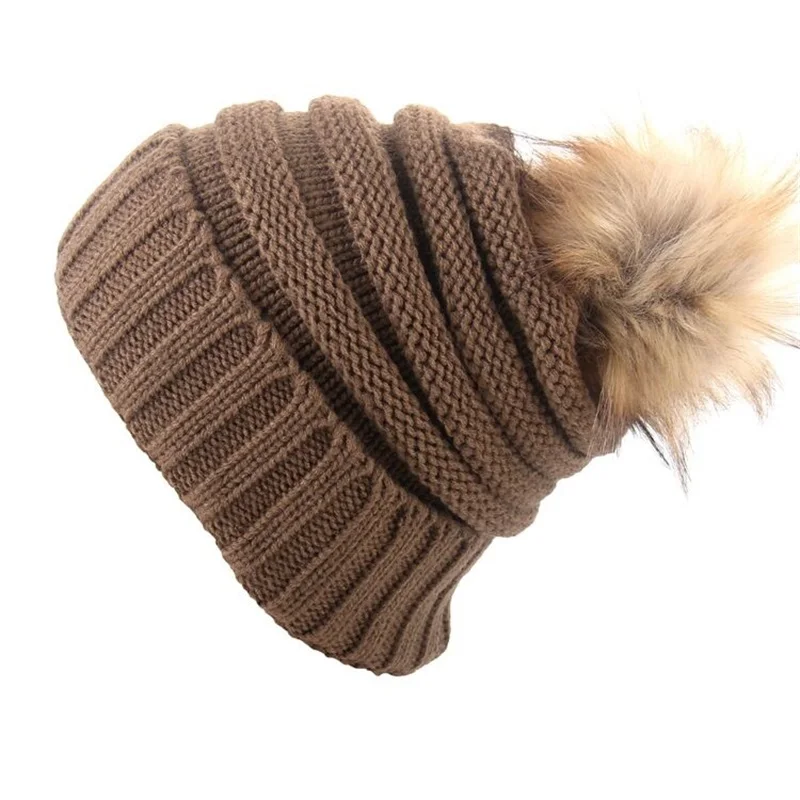 Gorro de invierno con pompón de piel sintética cálido - imagen 2