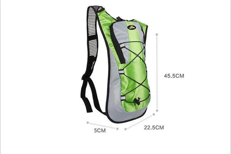 Mochila en uso durante una ruta