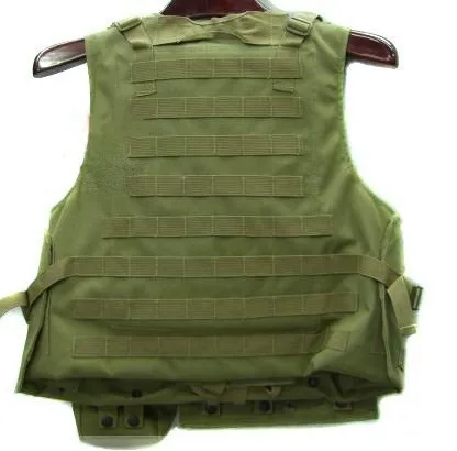 Detalle de las correas ajustables y hebilla de liberación