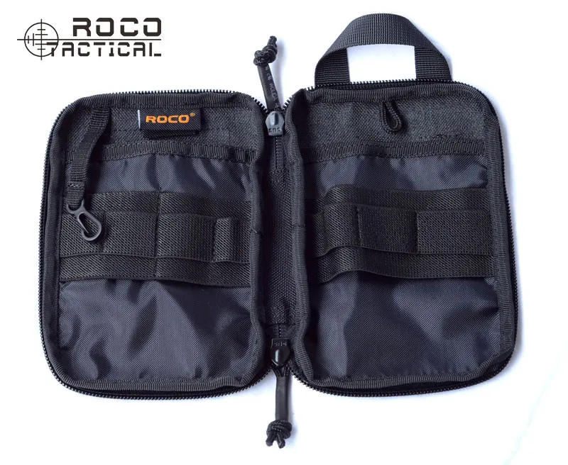 Interior con bolsillo de malla y cierre de velcro