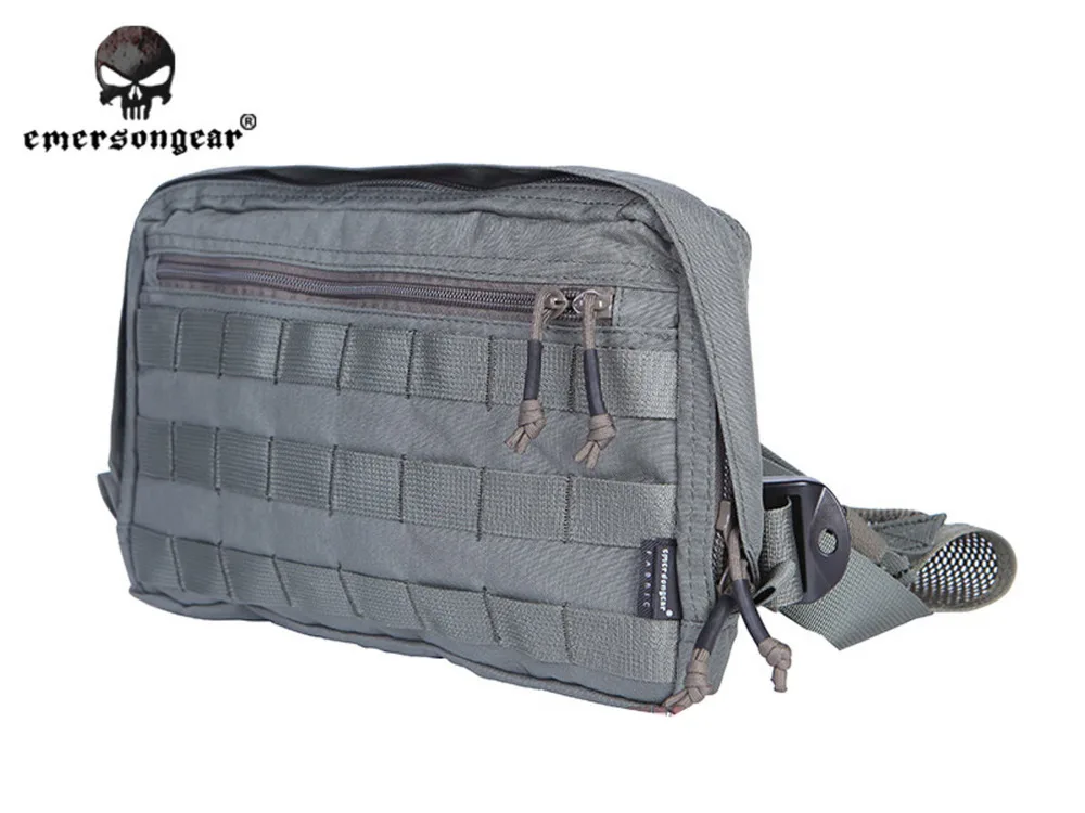 Detalle del sistema MOLLE en la bolsa Emersongear
