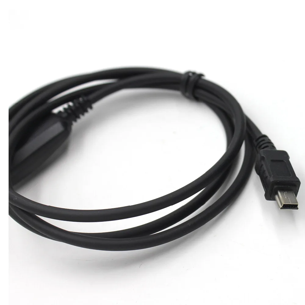 Vista del cable USB y conectores