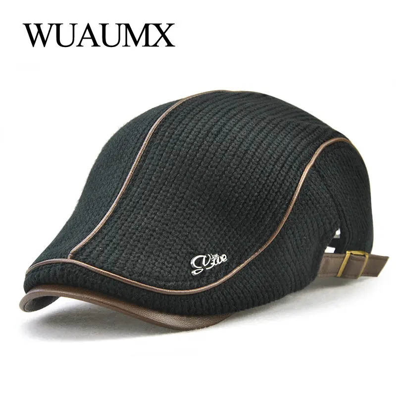 Boina militar de lana punto crochet con hebilla y visera