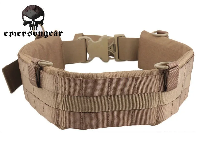 Detalle de las correas MOLLE para accesorios