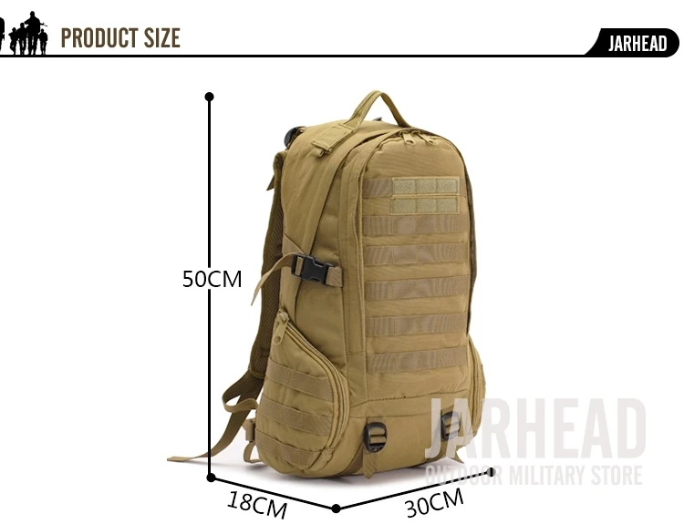 Mochila camuflada táctica 27L en uso