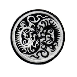 Parche bordado Yin Yang gato dragón pájaro negro blanco para mochila