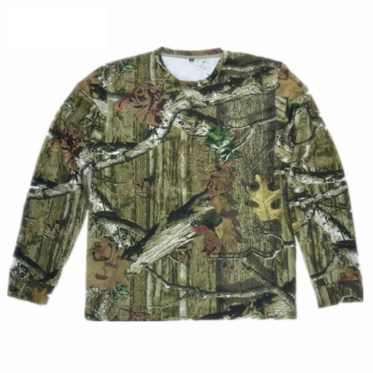 Detalle de camuflaje y gorra ajustable