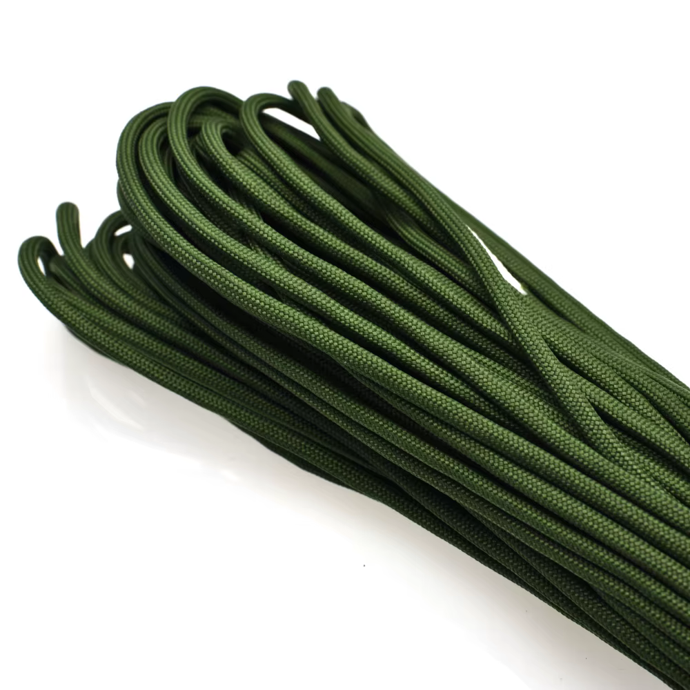 Paracord siendo utilizado para hacer una pulsera