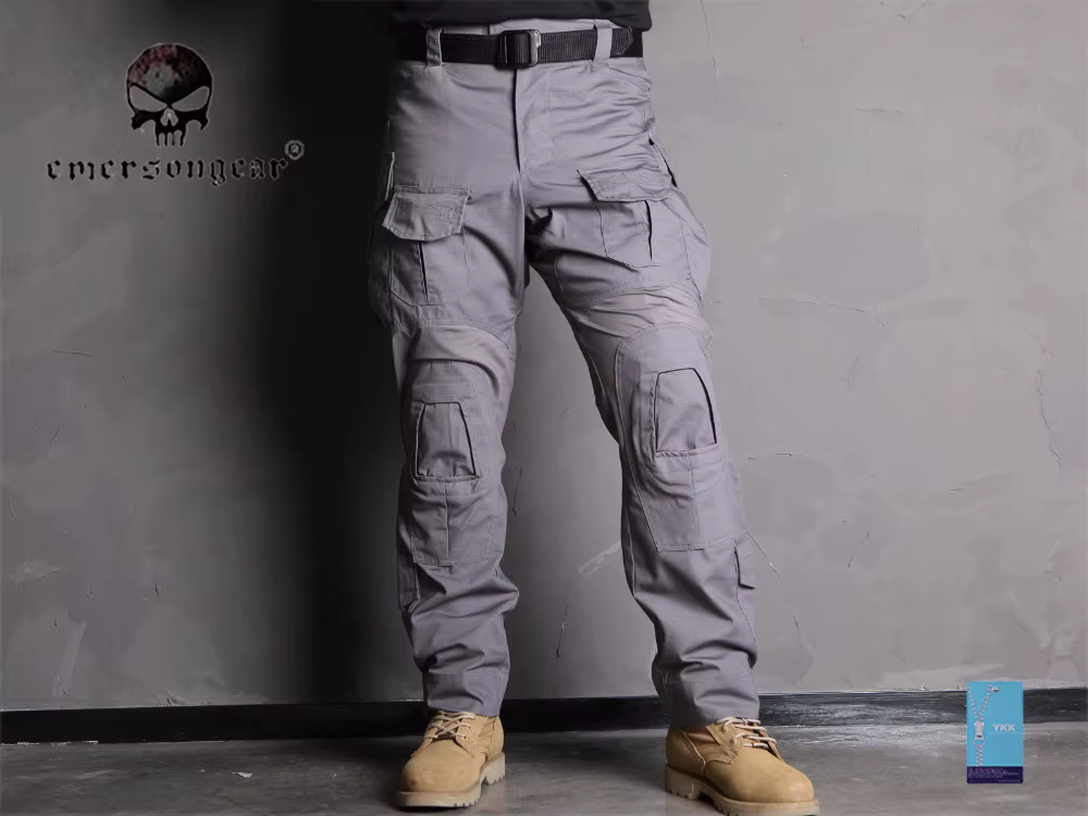 Pantalón táctico Emersongear G3 con detalle de bolsillos delanteros