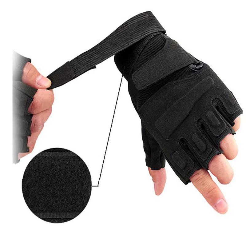 Guantes tácticos en uso durante entrenamiento