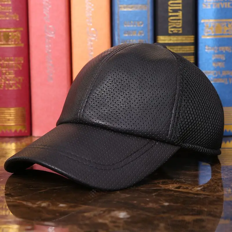Gorra con paneles de cuero y malla, estilo urbano