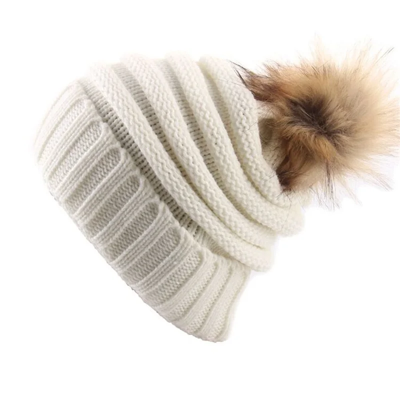 Gorro de invierno con pompón de piel sintética cálido - imagen 4